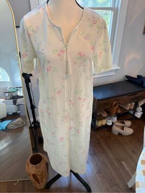 Miss Elaine Cream Terry Cloth  Floral Zip-Front Nightgown Size Small